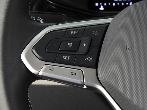 Certified 2025 Volkswagen Taos S FWD image 29