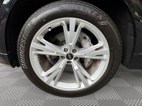 Used 2021 Audi Q8 Premium Plus AWD/4WD image 19