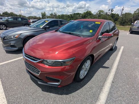 Used 2017 Chevrolet Malibu LT FWD image 3