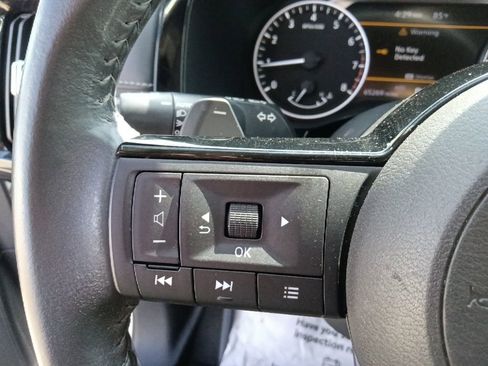 Used 2022 Nissan Pathfinder SV w/ SV Premium Package AWD/4WD image 18