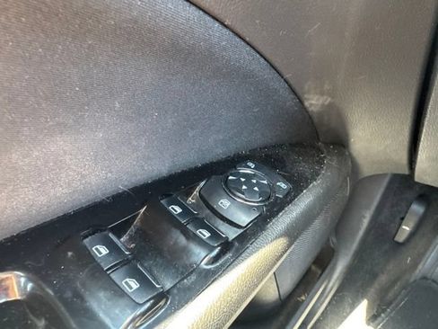 Used 2014 Ford Fusion SE FWD image 19