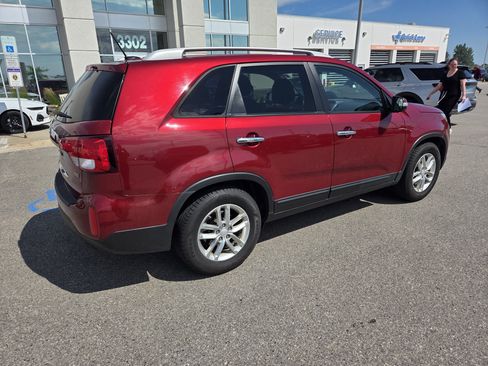 Used 2015 Kia Sorento LX FWD image 4