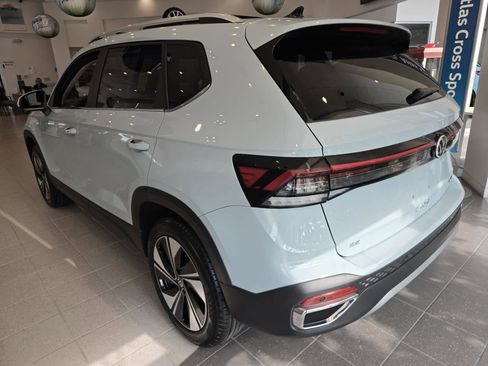 New 2026 Volkswagen Taos SE image 10