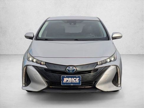 Used 2019 Toyota Prius Prime Premium image 2