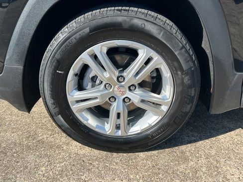 Used 2024 GMC Terrain SLE image 25