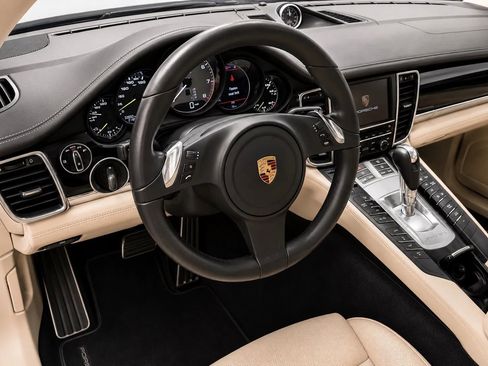 Used 2014 Porsche Panamera S w/ Premium Package Plus RWD image 27
