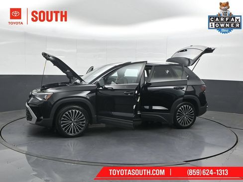Used 2025 Volkswagen Taos SE FWD image 53