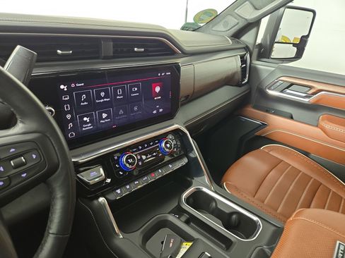 Used 2024 GMC Sierra 3500 Denali Ultimate image 25