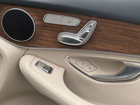 Certified 2022 Mercedes-Benz GLC 300 4MATIC image 17