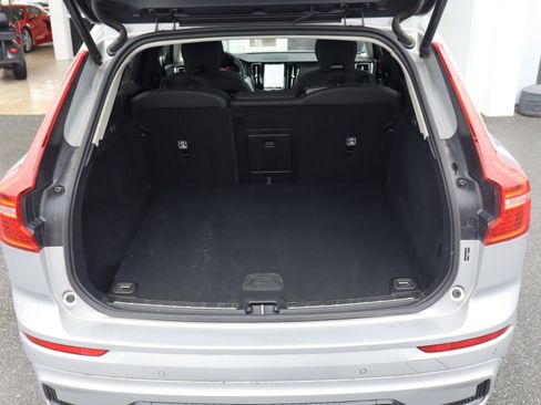 Used 2025 Volvo XC60 B5 Plus w/ Climate Package image 32