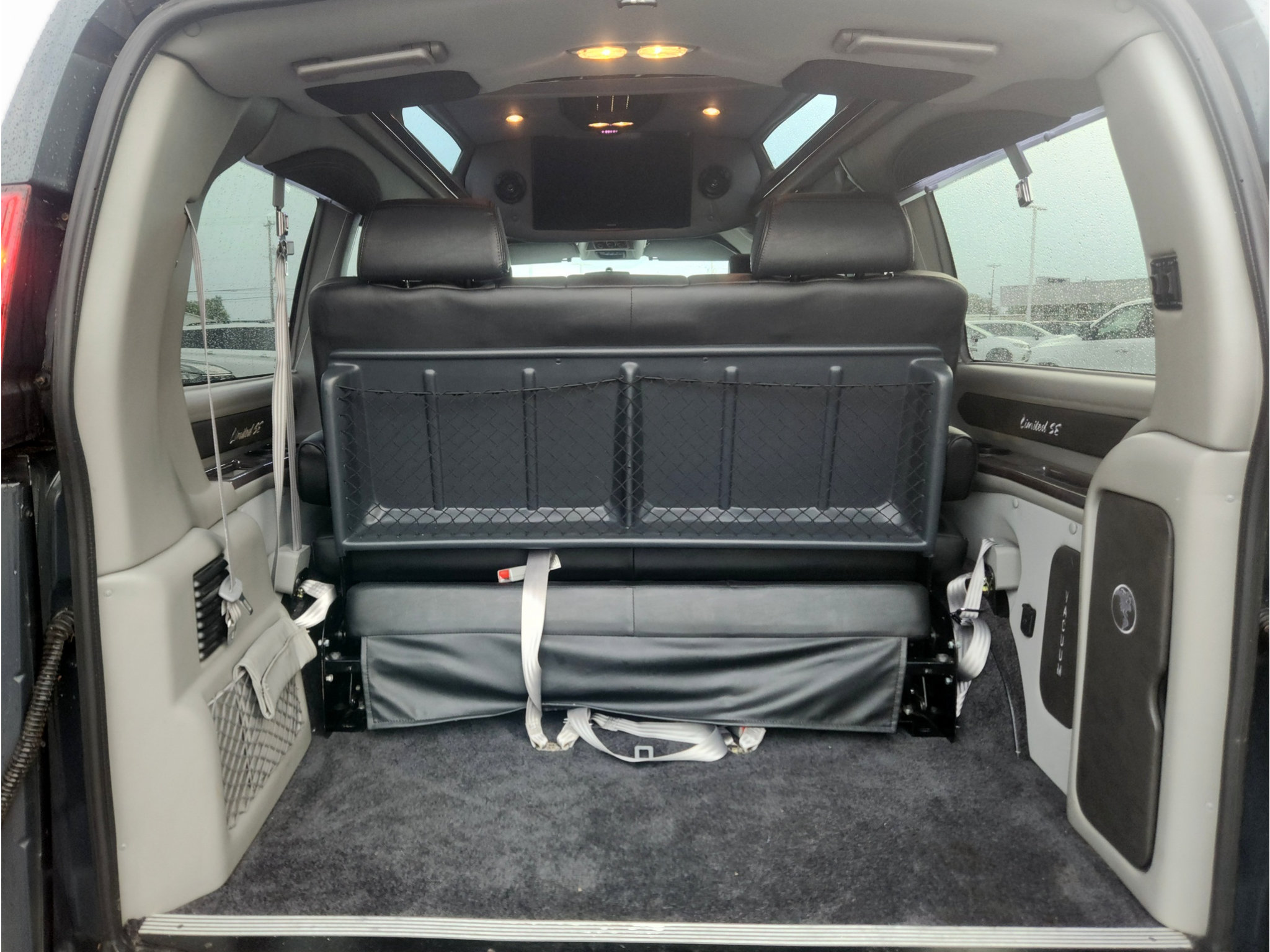 Used 2017 GMC Savana 2500 RWD image 18