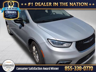 Used 2024 Chrysler Pacifica Touring-L