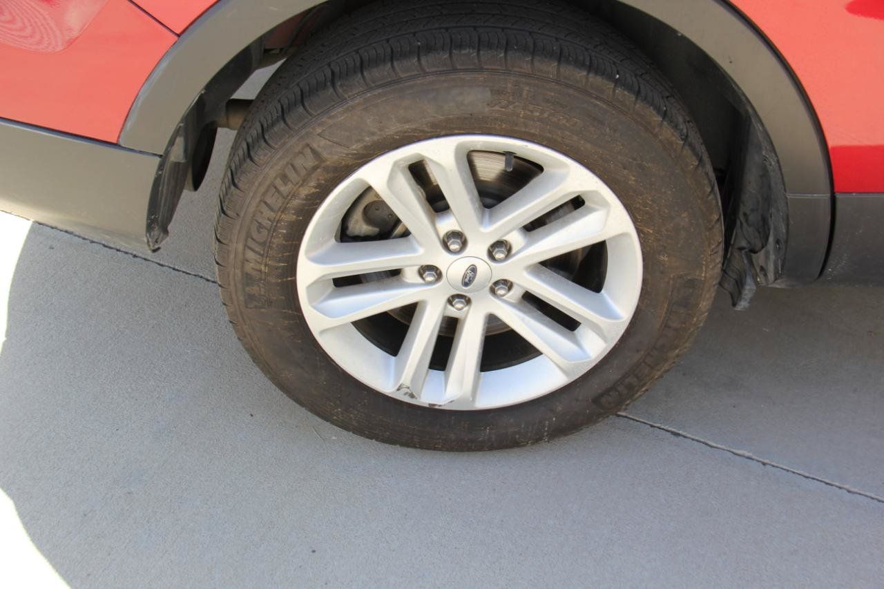 Used 2015 Ford Explorer XLT FWD image 30