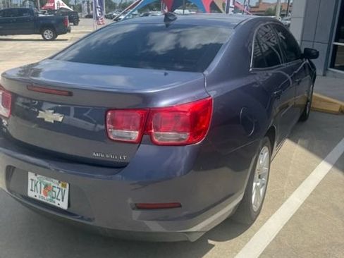 Used 2015 Chevrolet Malibu LT w/ Power Convenience Package FWD image 2