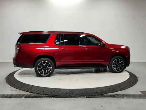 Used 2022 Chevrolet Suburban RST w/ Sport Performance Package AWD/4WD image 9