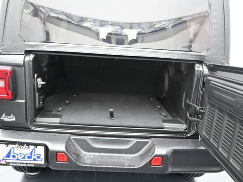 New 2025 Jeep Wrangler Unlimited Sahara w/ Technology Group image 27