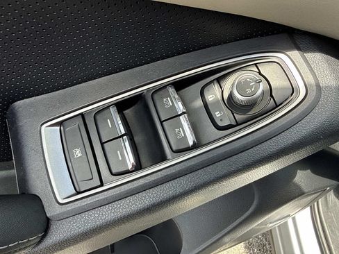 Used 2022 Subaru Ascent Limited w/ Technology Package AWD/4WD image 23