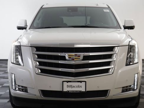 Used 2020 Cadillac Escalade Premium Luxury AWD/4WD image 24