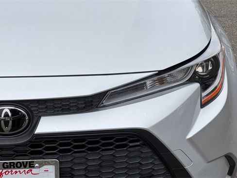 Used 2021 Toyota Corolla LE image 49