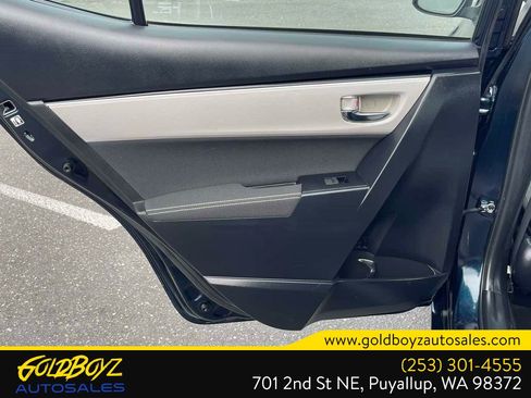 Used 2017 Toyota Corolla LE w/ Carpet Mat Package (TMS) FWD image 31