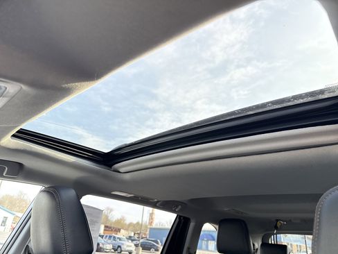 Used 2019 Toyota Highlander XLE image 30