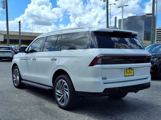 New 2026 Lincoln Navigator Premiere AWD/4WD image 6
