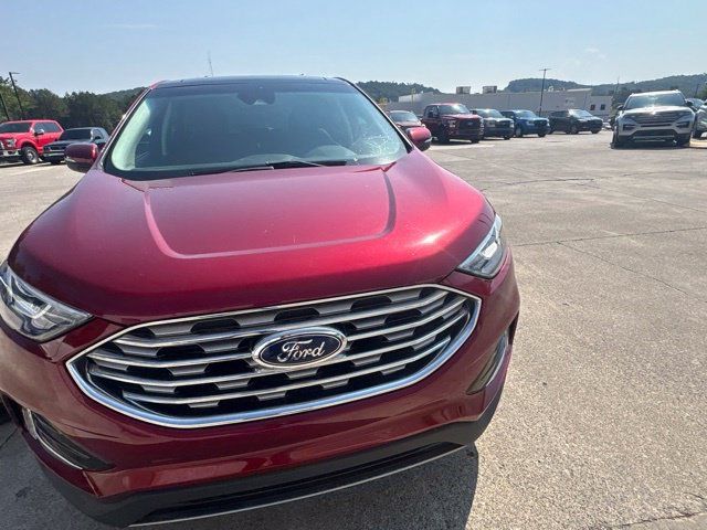 Used 2019 Ford Edge SEL w/ Equipment Group 201A FWD image 2