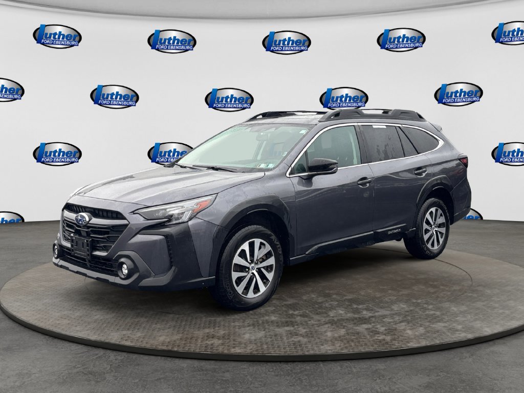 Used 2025 Subaru Outback Premium AWD/4WD image 1
