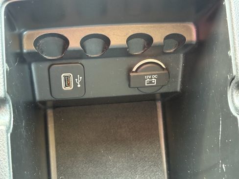 Used 2018 Jeep Cherokee Limited w/ Trailer Tow Group AWD/4WD image 26