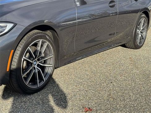 Used 2022 BMW 330i xDrive 330i xDrive w/ Driving Assistance Package image 13