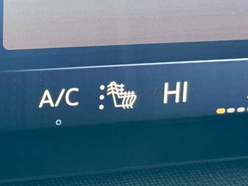 Used 2025 Buick Enclave Preferred image 31