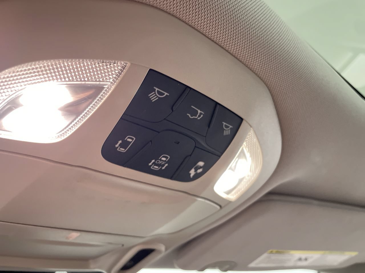 Used 2019 Chrysler Pacifica Limited FWD image 27