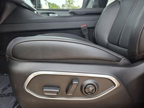 New 2026 Jeep Grand Wagoneer L Limited AWD/4WD image 14