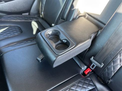 Used 2024 Ford Edge Titanium image 23