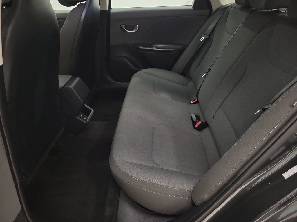 Used 2025 Kia K4 FWD image 25