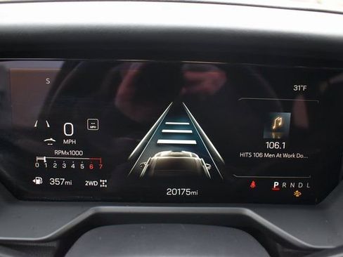 Used 2025 GMC Acadia Elevation image 28