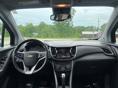 Used 2022 Chevrolet Trax LT w/ Driver Confidence Package AWD/4WD image 33