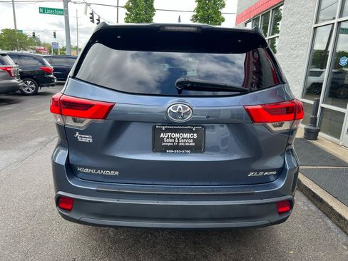 Used 2019 Toyota Highlander XLE AWD/4WD image 6