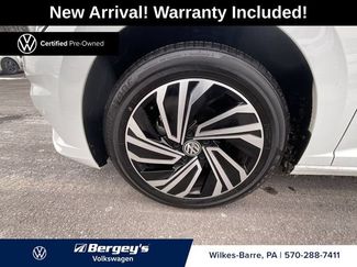 Used 2021 Volkswagen Jetta SEL Premium FWD video 1