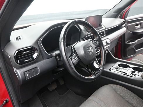 Used 2025 Honda Pilot Sport image 24
