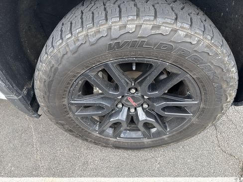 Used 2020 GMC Sierra 1500 SLE w/ SLE Value Package image 9