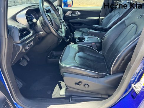 Used 2019 Chrysler Pacifica Limited w/ Advanced Safetytec Group FWD image 10