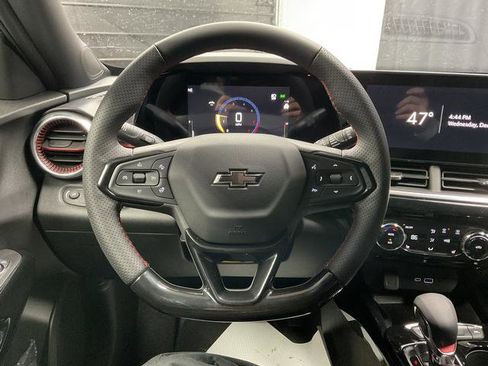 New 2026 Chevrolet Trax RS w/ Sunroof Package image 17