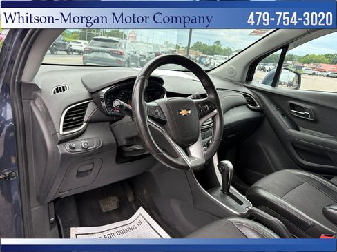 Used 2018 Chevrolet Trax LT w/ LT Convenience Package FWD image 10
