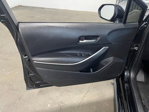 Used 2025 Toyota Corolla SE FWD image 24