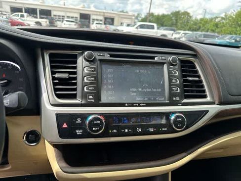 Used 2016 Toyota Highlander Limited AWD/4WD image 9