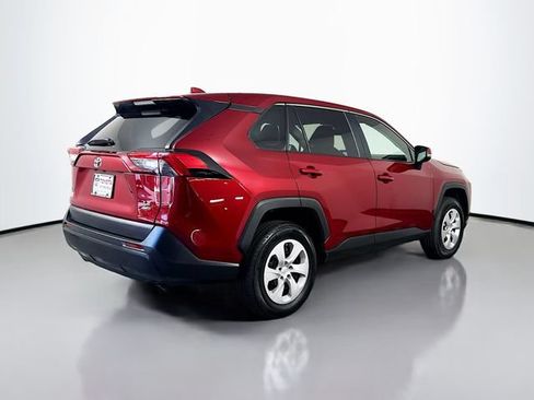 Used 2024 Toyota RAV4 LE AWD/4WD image 8