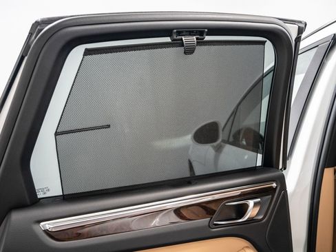 New 2026 Porsche Macan image 30