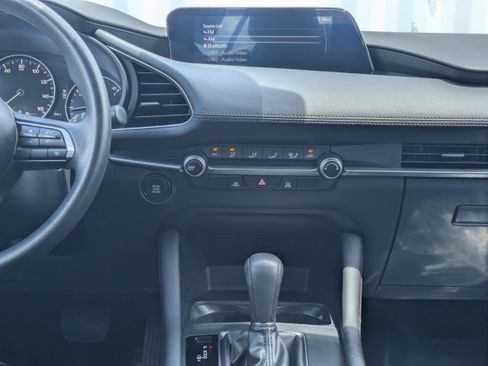 Used 2024 MAZDA MAZDA3 s FWD image 18