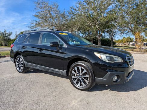 Used 2017 Subaru Outback 2.5i Limited image 2